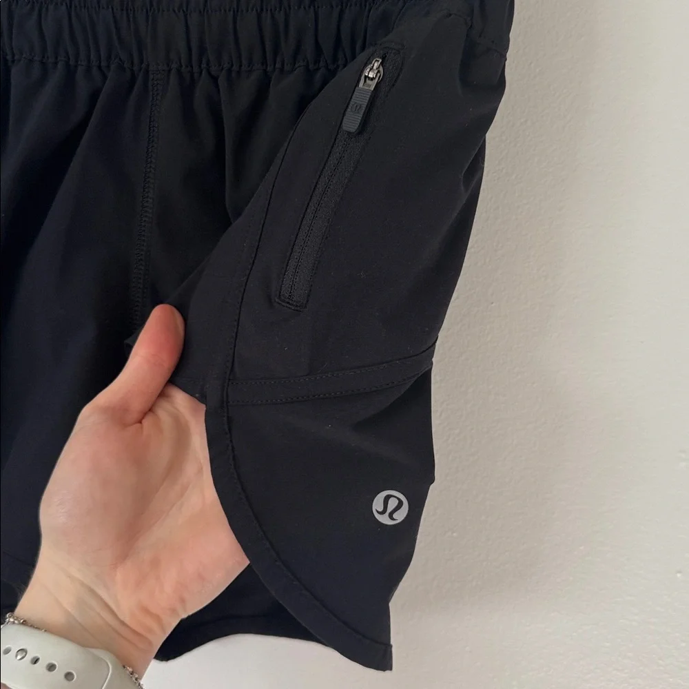Lululemon 4 Tracker Short V *4